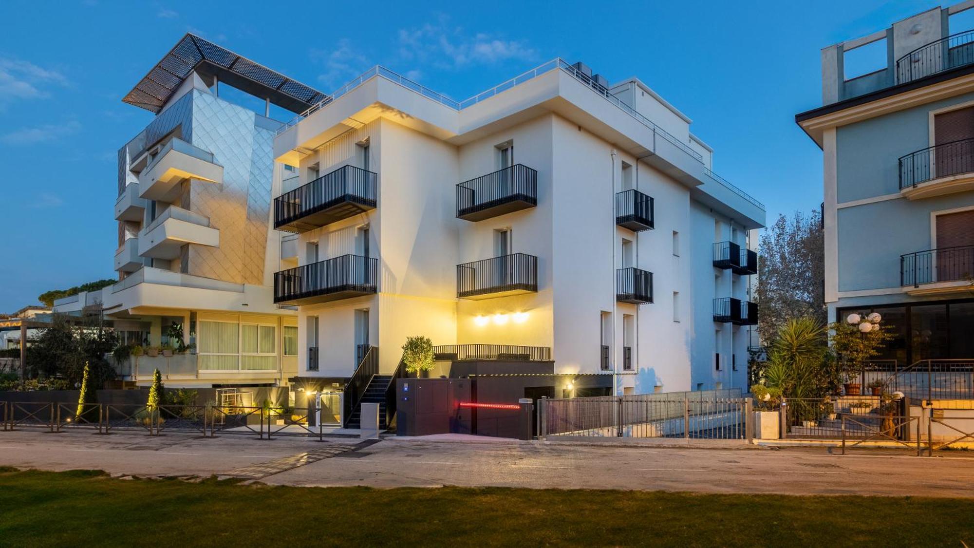Homie Hotel Римини Екстериор снимка